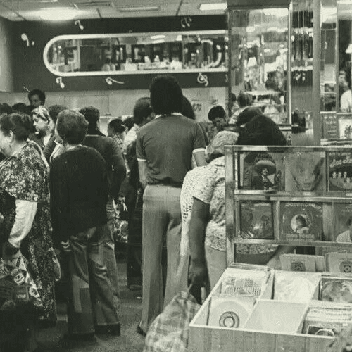 Vintage Photographs EDUARDO ESPINOZA, A shopping day in Mexico, 1970 image 3