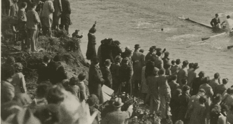 Vintage Photographs Oxford vs Cambridge, Oxford Race Championship c. 1938 image 2