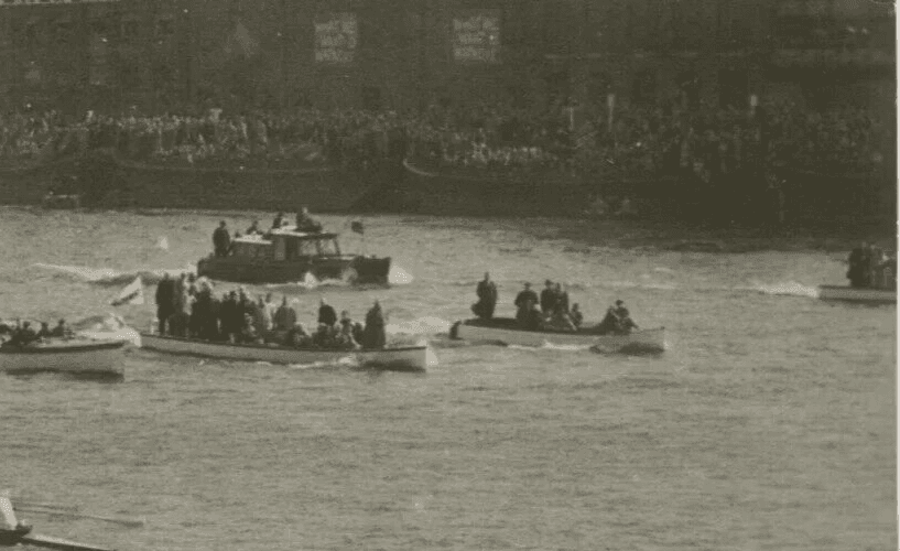 Vintage Photographs Oxford vs Cambridge, Oxford Race Championship c. 1938 image 7