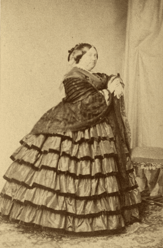 CDV Photographs Duchesse de Parme Louise Marie Thérèse image 1
