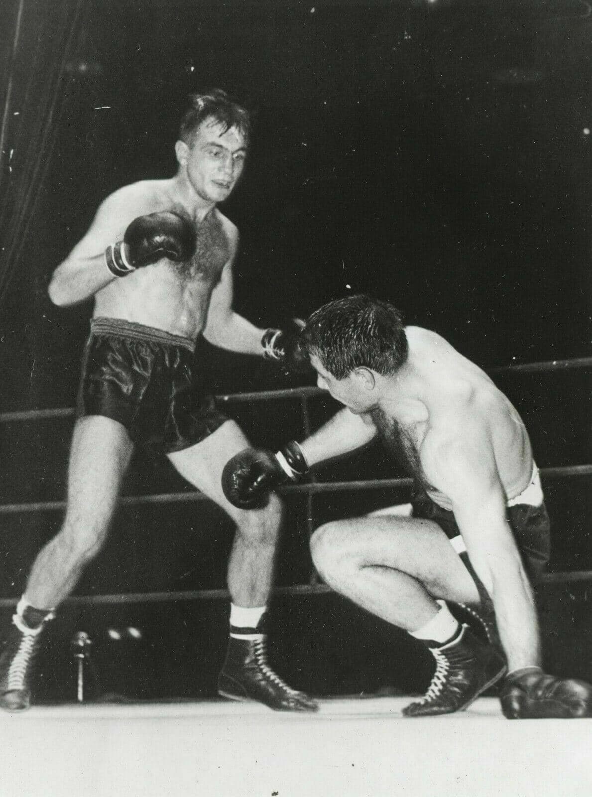 Photographs PRESSE BOXE - Charles Humez bat Tiberio Mitri 1951 image 1