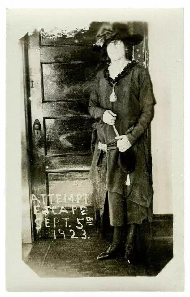 Vintage Photographs Prisoner tried to escape dressed as Woman 1923 image 2