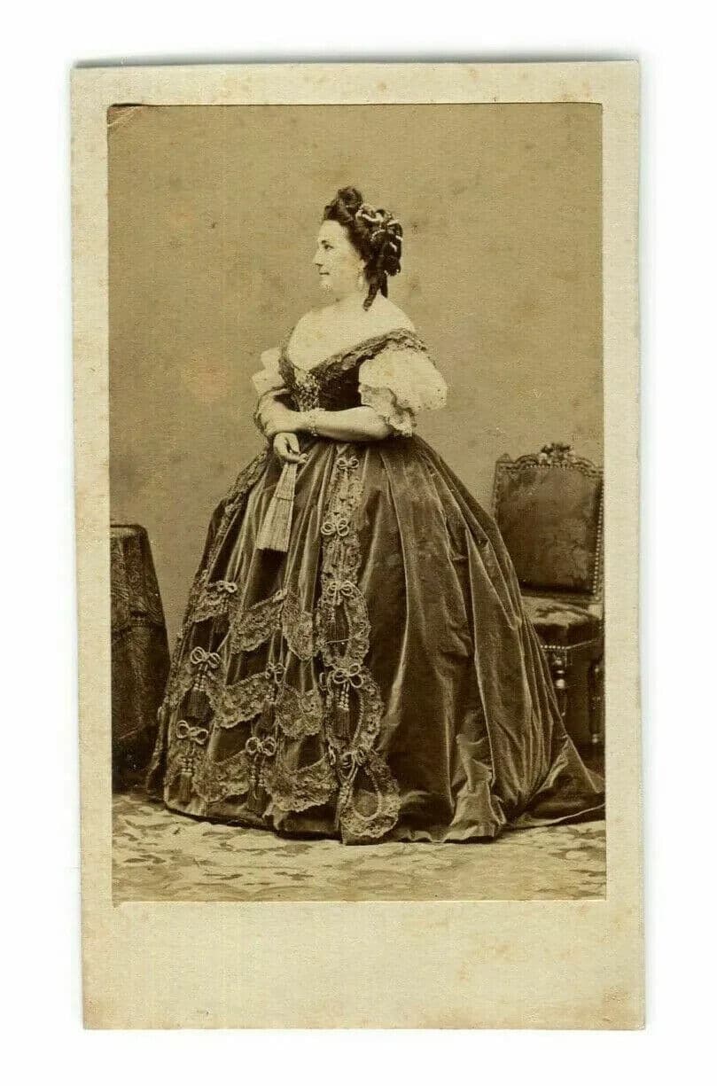 CDV Photographs DISDERI - French actress Émilie-Honorine Guyon Albumen c.1870 image 2
