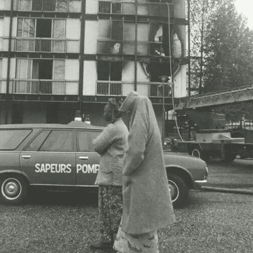 Vintage Photographs Women AFP - PRESS - Rouen fire May 1981 image 1