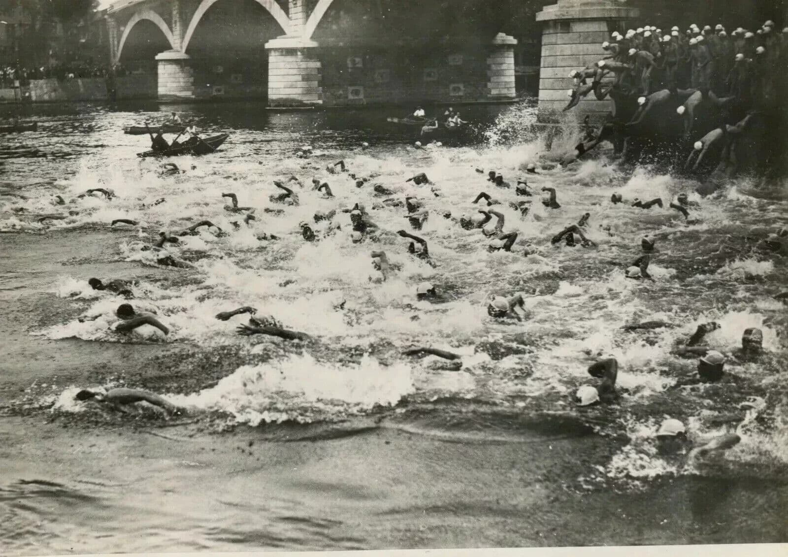 Vintage Photograph Swimming across Paris, 360 swimmers c. 1950 image 8